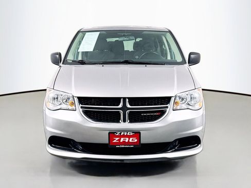 Used 2017 Dodge Grand Caravan SE image 8