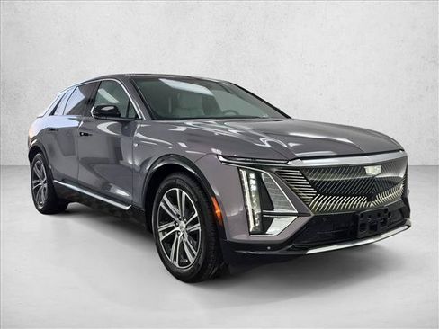 Used 2024 Cadillac Lyriq Luxury AWD/4WD image 3