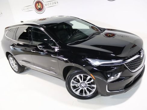 Used 2023 Buick Enclave Avenir w/ Avenir Technology Package image 9