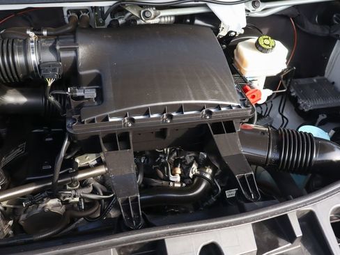 Used 2019 Mercedes-Benz Sprinter 2500 image 16