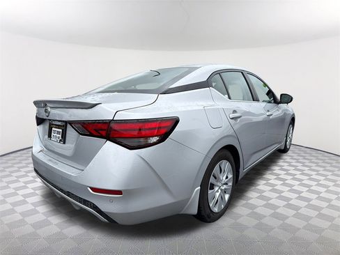 Used 2022 Nissan Sentra S image 5