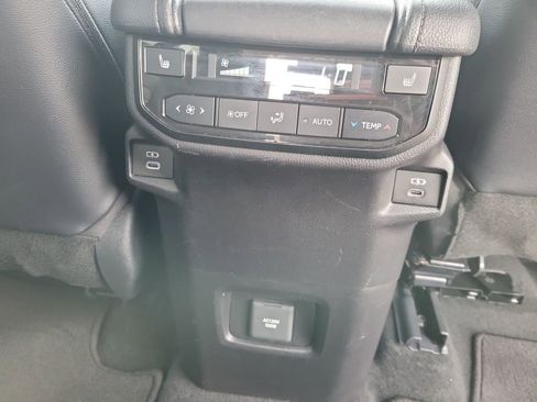 Used 2025 Toyota Grand Highlander AWD image 36
