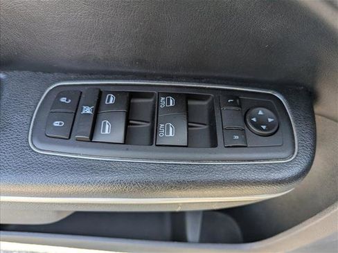 Used 2020 Dodge Charger SXT w/ Leather Interior Group RWD image 10