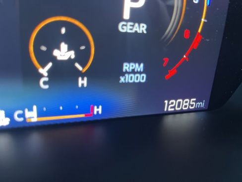 Used 2024 Chevrolet Colorado Trail Boss w/ Technology Package image 18