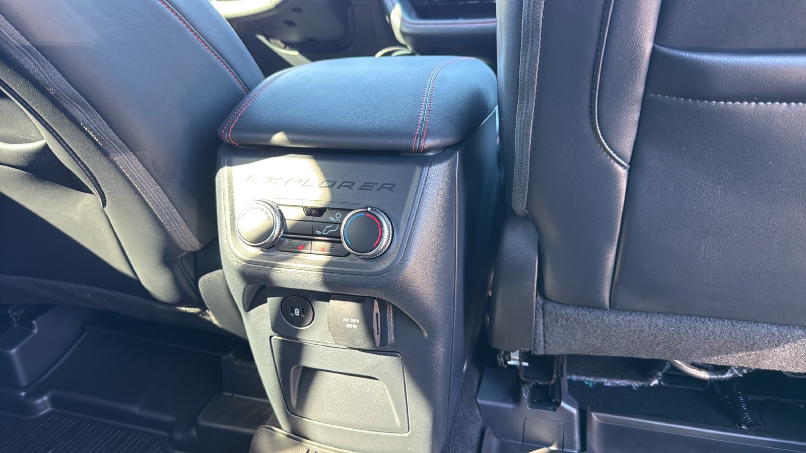 Used 2025 Ford Explorer ST-Line w/ Premium Package RWD image 27