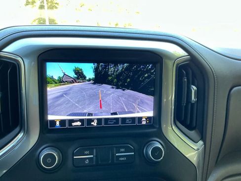 Used 2022 Chevrolet Silverado 2500 LTZ AWD/4WD image 18