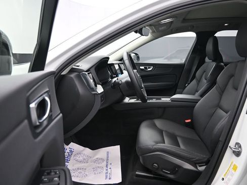 Certified 2025 Volvo XC60 B5 Plus AWD/4WD image 11