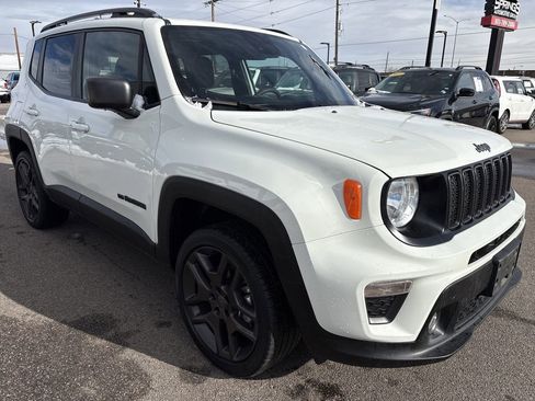 Used 2021 Jeep Renegade Latitude w/ Sun & Sound Group image 7