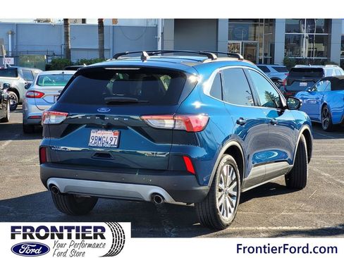 Used 2020 Ford Escape Titanium image 5