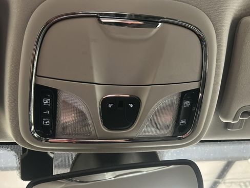 Used 2022 Jeep Cherokee Trailhawk w/ Sun, Sound & Nav Group AWD/4WD image 24