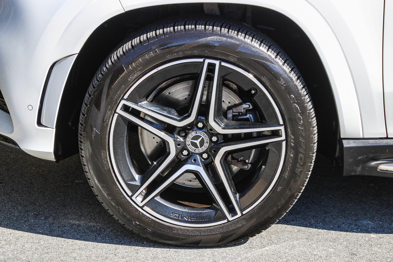 Used 2020 Mercedes-Benz GLS 580 4MATIC image 12