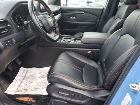 Used 2025 Honda Pilot TrailSport image 21