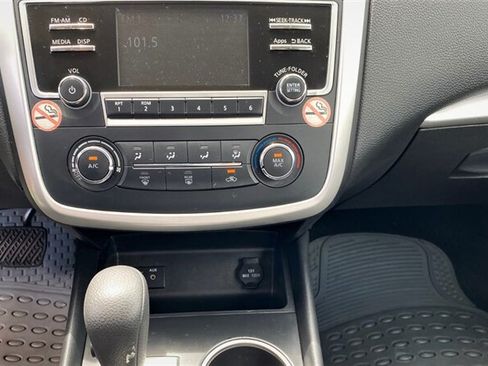 Used 2016 Nissan Altima 2.5 S w/ Power Driver Seat Package FWD image 11