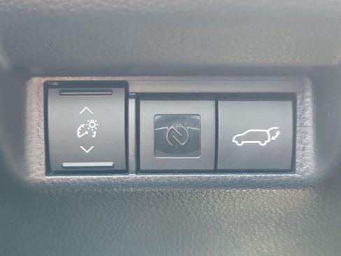 Used 2026 Toyota RAV4 XSE w/ Weather Package AWD/4WD image 18