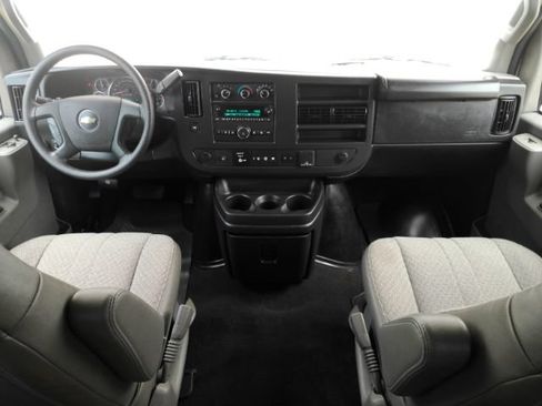 Used 2025 Chevrolet Express 3500 LT w/ LT Preferred Equipment Group RWD image 16