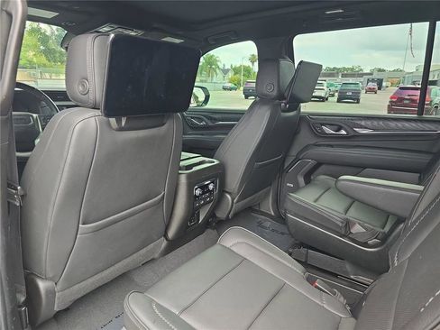 Used 2023 GMC Yukon XL Denali w/ Denali Reserve Package RWD image 14