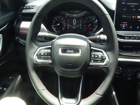 Certified 2025 Jeep Compass Trailhawk AWD/4WD image 20
