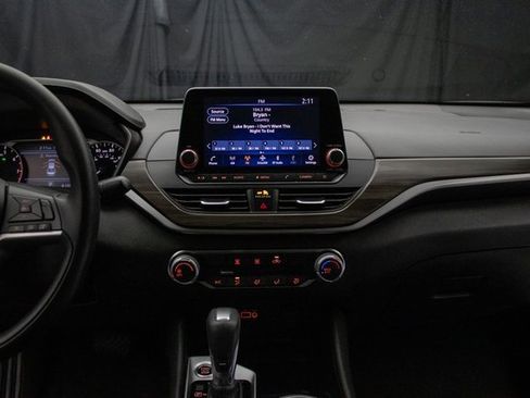 Used 2024 Nissan Altima 2.5 SV image 23