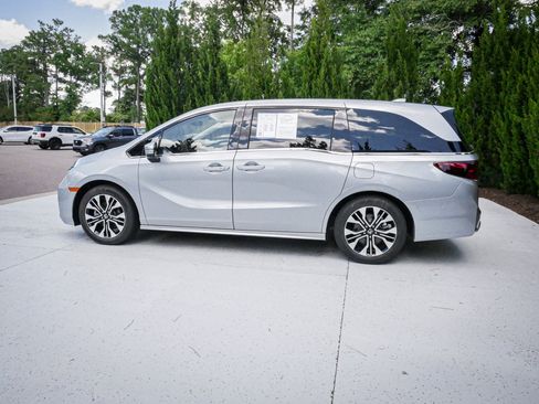 Certified 2026 Honda Odyssey Elite image 7
