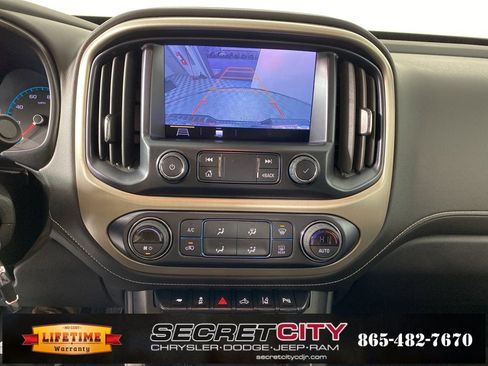 Used 2022 GMC Canyon Denali image 21