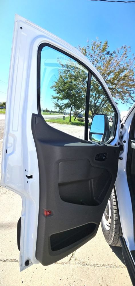 Used 2025 Ford Transit 250 Low Roof RWD image 12