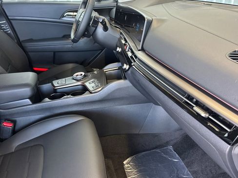 New 2026 Kia Sportage SX Prestige AWD/4WD image 16