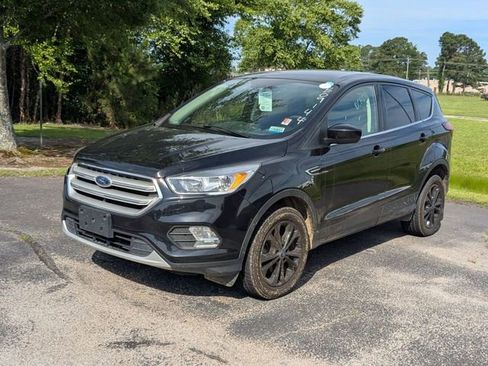 Used 2019 Ford Escape SE image 3