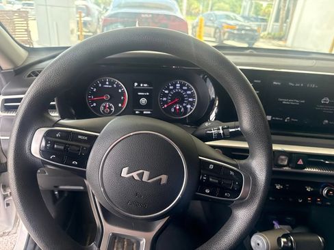 Used 2022 Kia K5 LXS FWD image 7