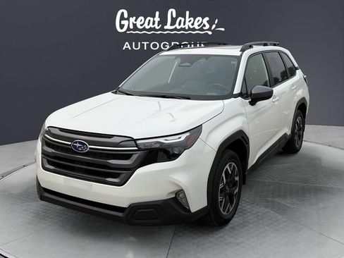 Used 2025 Subaru Forester Premium AWD/4WD image 1