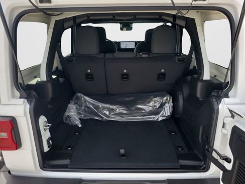 New 2026 Jeep Wrangler Rubicon image 22