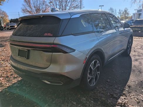 Used 2024 Lincoln Nautilus Premier image 6