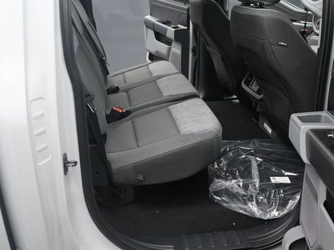 New 2026 Ford F250 XLT w/ XLT Premium Package AWD/4WD image 8