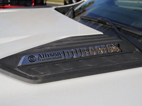 Used 2024 Chevrolet Silverado 2500 LT image 9