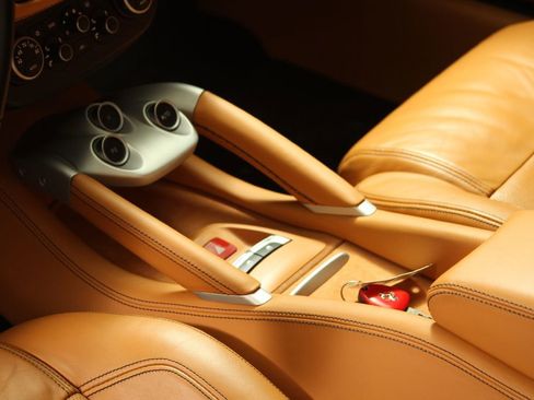 Used 2016 Ferrari FF image 76