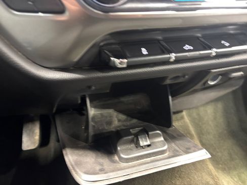 Used 2018 Chevrolet Silverado 1500 LT w/ All Star Edition AWD/4WD image 23