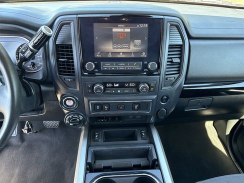 Used 2024 Nissan Titan SV w/ SV Convenience Package image 28