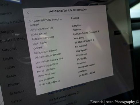 Used 2024 Tesla Cybertruck AWD Crew Cab image 34