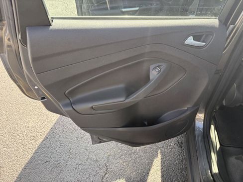 Used 2013 Ford C-MAX SEL image 12