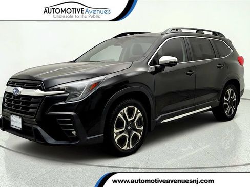 Used 2023 Subaru Ascent Limited w/ Technology Package AWD/4WD image 1