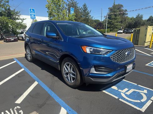 Used 2023 Ford Edge SEL AWD/4WD image 3
