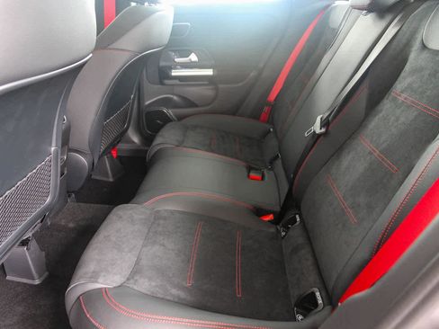 New 2026 Mercedes-Benz GLA 35 AMG 4MATIC image 21