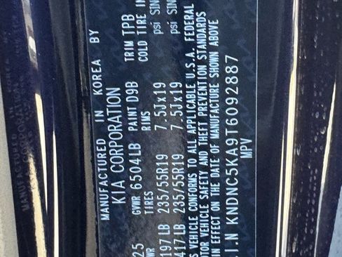 New 2026 Kia Carnival EX image 24