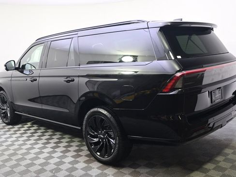 New 2027 Lincoln Navigator L Reserve AWD/4WD image 3