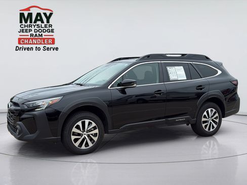 Used 2025 Subaru Outback Premium AWD/4WD image 3