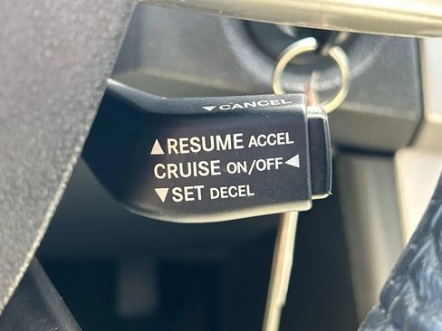 Used 2009 Chrysler Sebring Limited FWD image 24