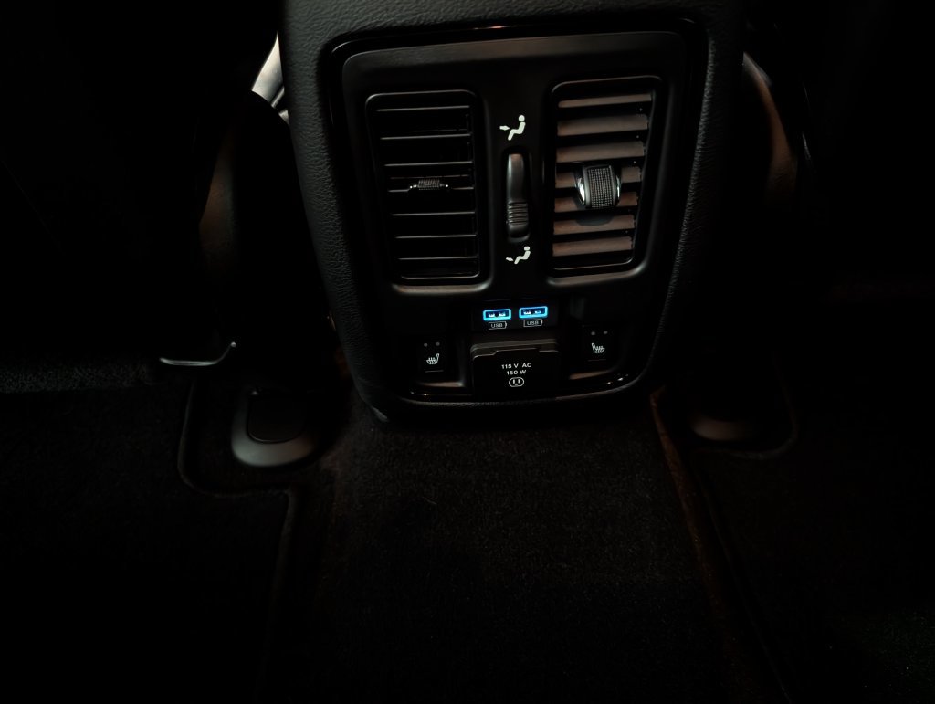 Used 2023 Dodge Durango R/T AWD/4WD image 13