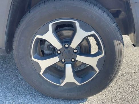 Used 2019 Jeep Renegade Trailhawk w/ Cold Weather Group II AWD/4WD image 35