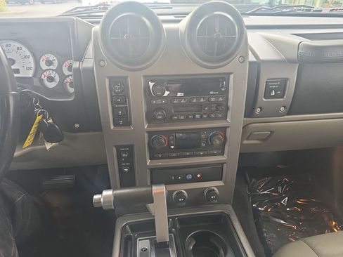 Used 2003 HUMMER H2 image 12