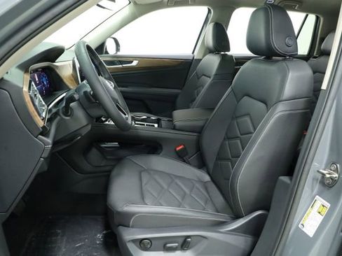 New 2026 Volkswagen Atlas SE FWD image 30