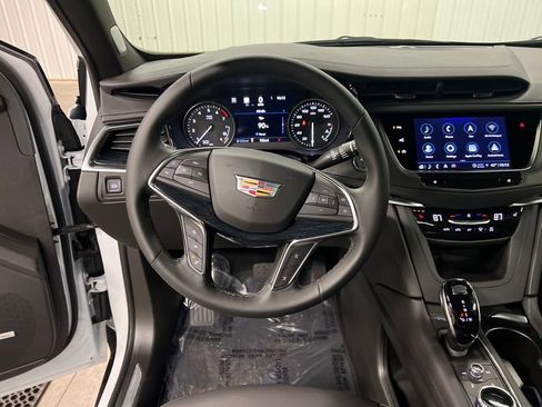 Certified 2026 Cadillac XT5 Premium Luxury w/ LPO, Floor Liner Package image 17